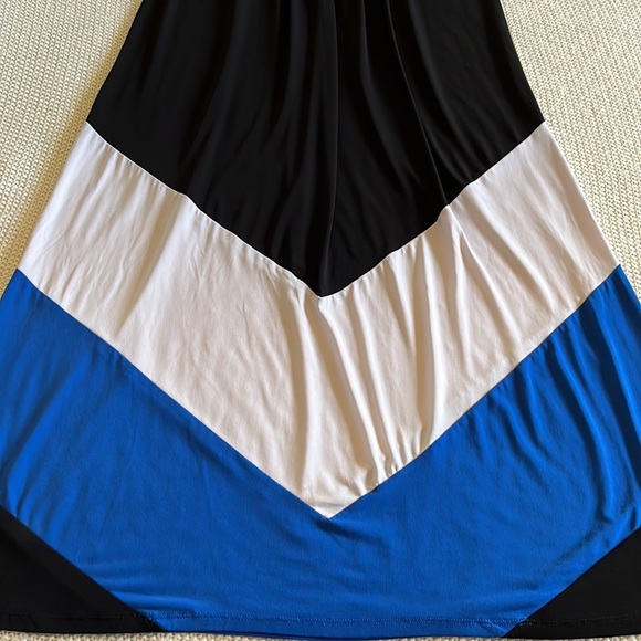 Chevron Stripe Maxi Dress - Picture 3 of 4